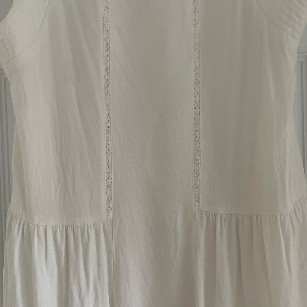 Black Swan Women’s Boho White Flowy Sleeveless Top Size Medium Button Down Front - Picture 9 of 10